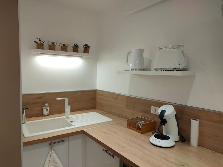 Gite "La Bulle De Lena" Avec Petit-Dejeuner Garage Et Parking Flavigny ภายนอก รูปภาพ